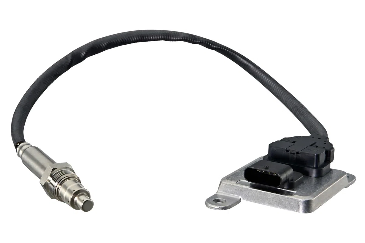 HELLA 6PN 358 307-061 NOx-Sensor, NOx-Katalysator - 5-polig - Kabel: 390mm - Steuergerät-Software muss angelernt-upgedatet werden