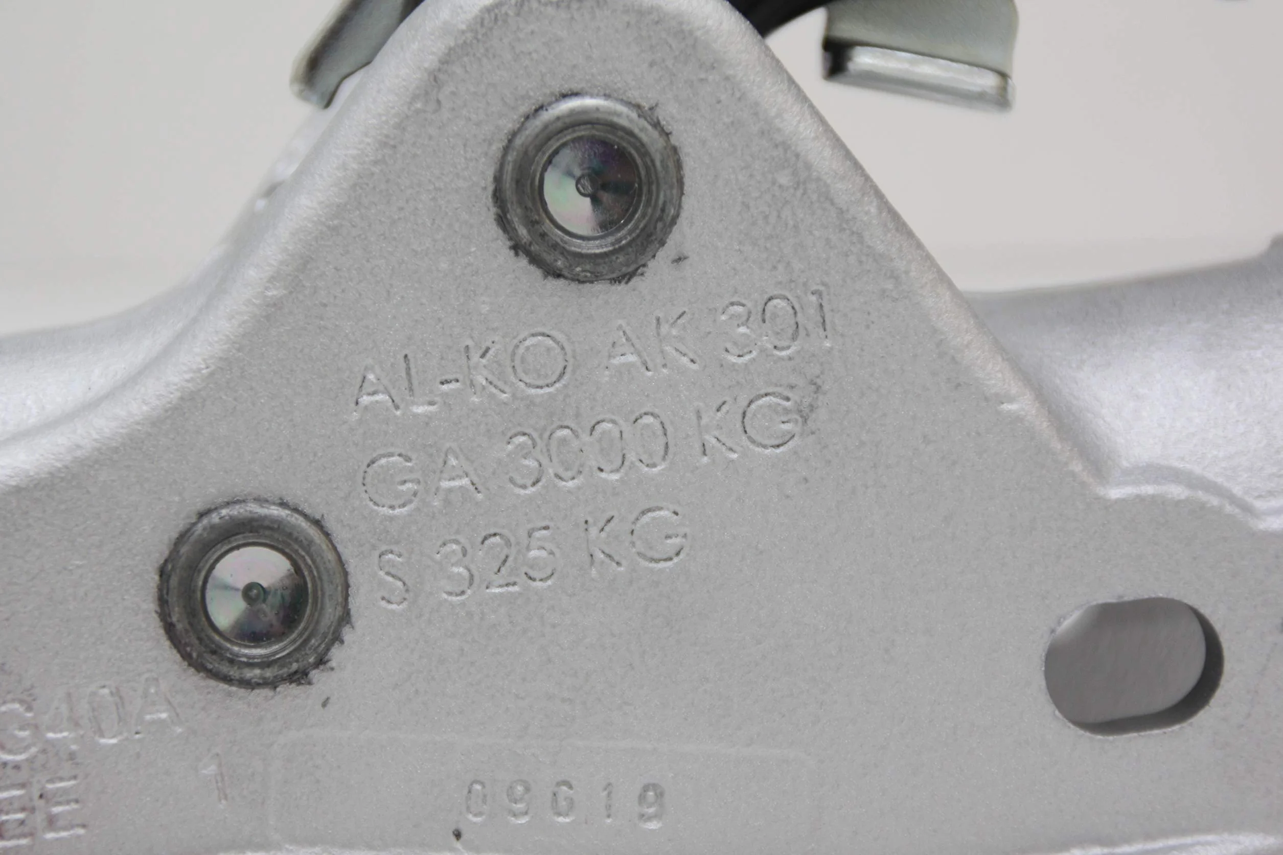 ALKO AK 301 Guss Zugkugelkupplung Adapter mit Soft Dock 3000kg Zugmaul