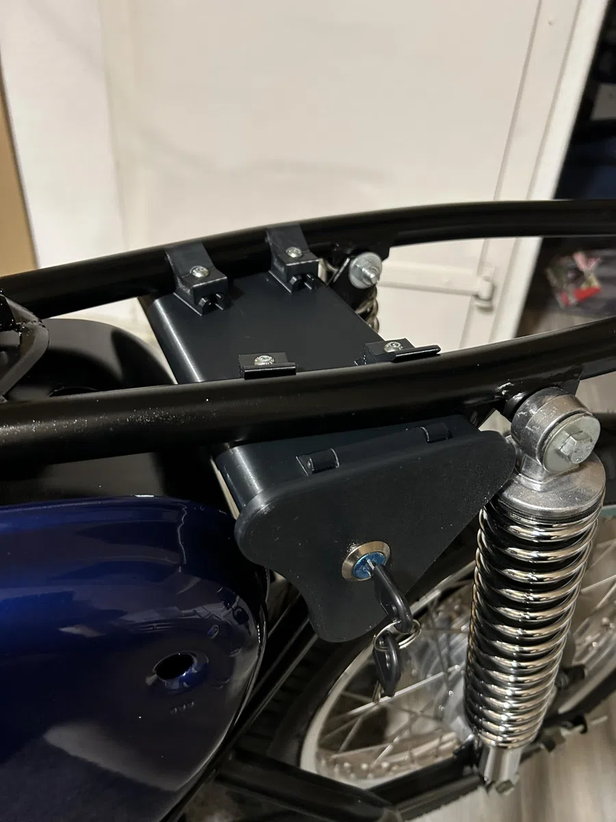 Generisch Werkzeugbox für Simson S51 S51, Toolbox, abschließbar, spritzwasserdicht, kohlefaserverstärkt (schwarz)