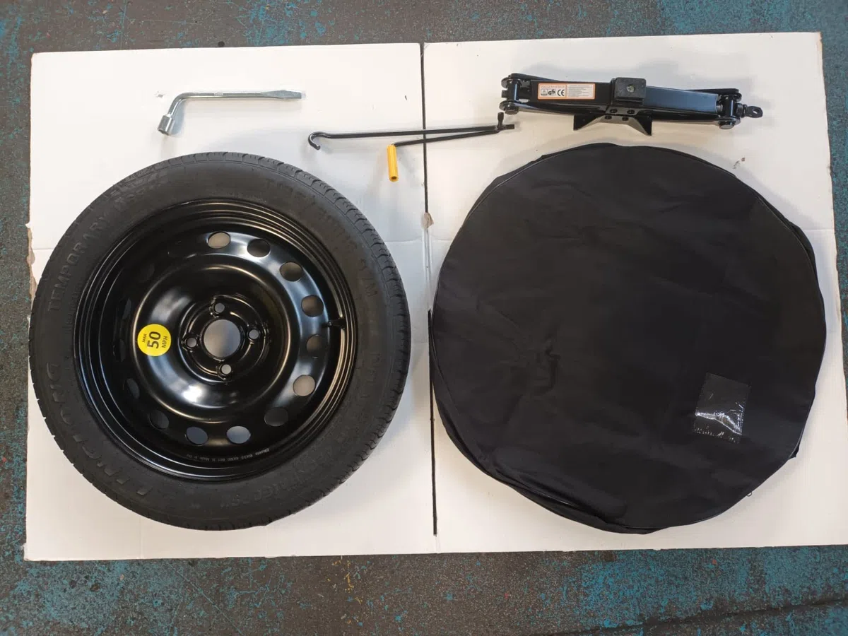 D'ANGELO 1988 Ersatzrad, 40,6 cm, passend für Suzuki IGNIS Baleno Swift (nicht Sport), mit Wagenheber, Schlüssel und Tasche