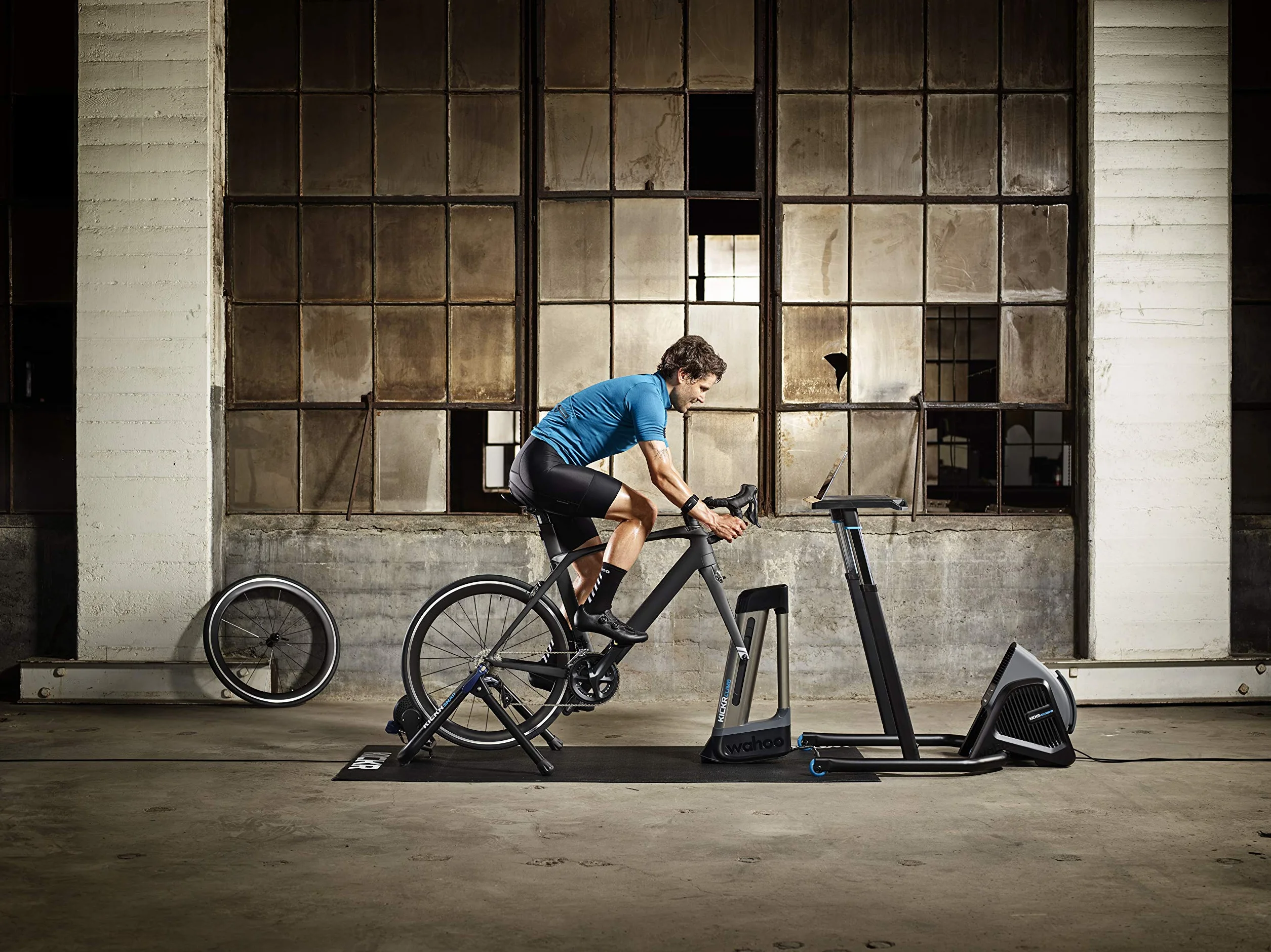 Wahoo Fitness KICKR Headwind Bluetooth-Ventilator, Black