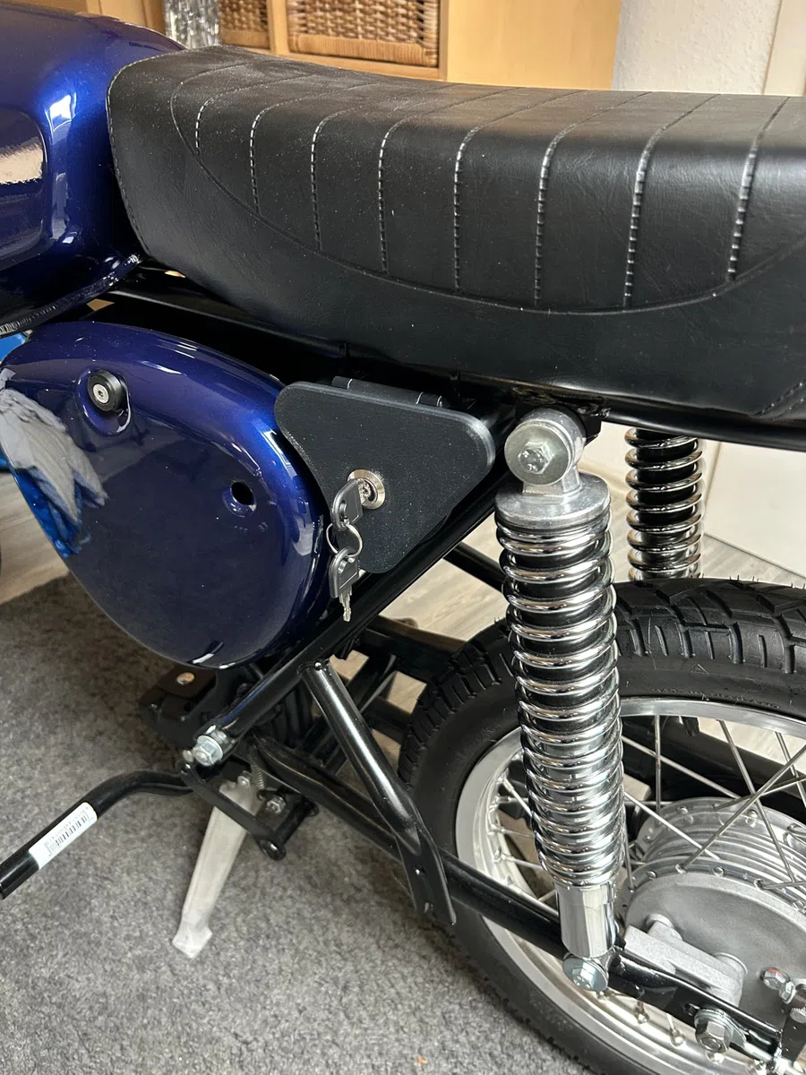 Generisch Werkzeugbox für Simson S51 S51, Toolbox, abschließbar, spritzwasserdicht, kohlefaserverstärkt (schwarz)
