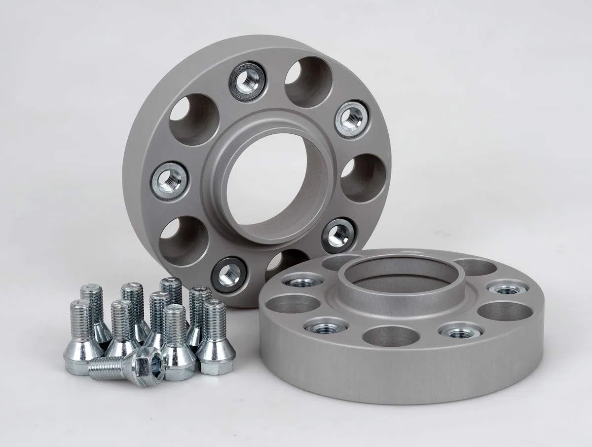 Spurverbreiterung Aluminium 2 Stück (30 mm pro Scheibe / 60 mm pro Achse) inkl. TÜV-Teilegutachten & ABE kompatibel mit PORSCHE MACAN (95B) (02/2014-)